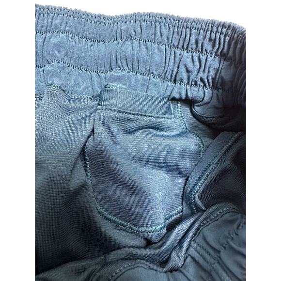 Lululemon Vibrant Blue Athletic High Performance Shorts Size 4 Regular - Picture 5 of 9